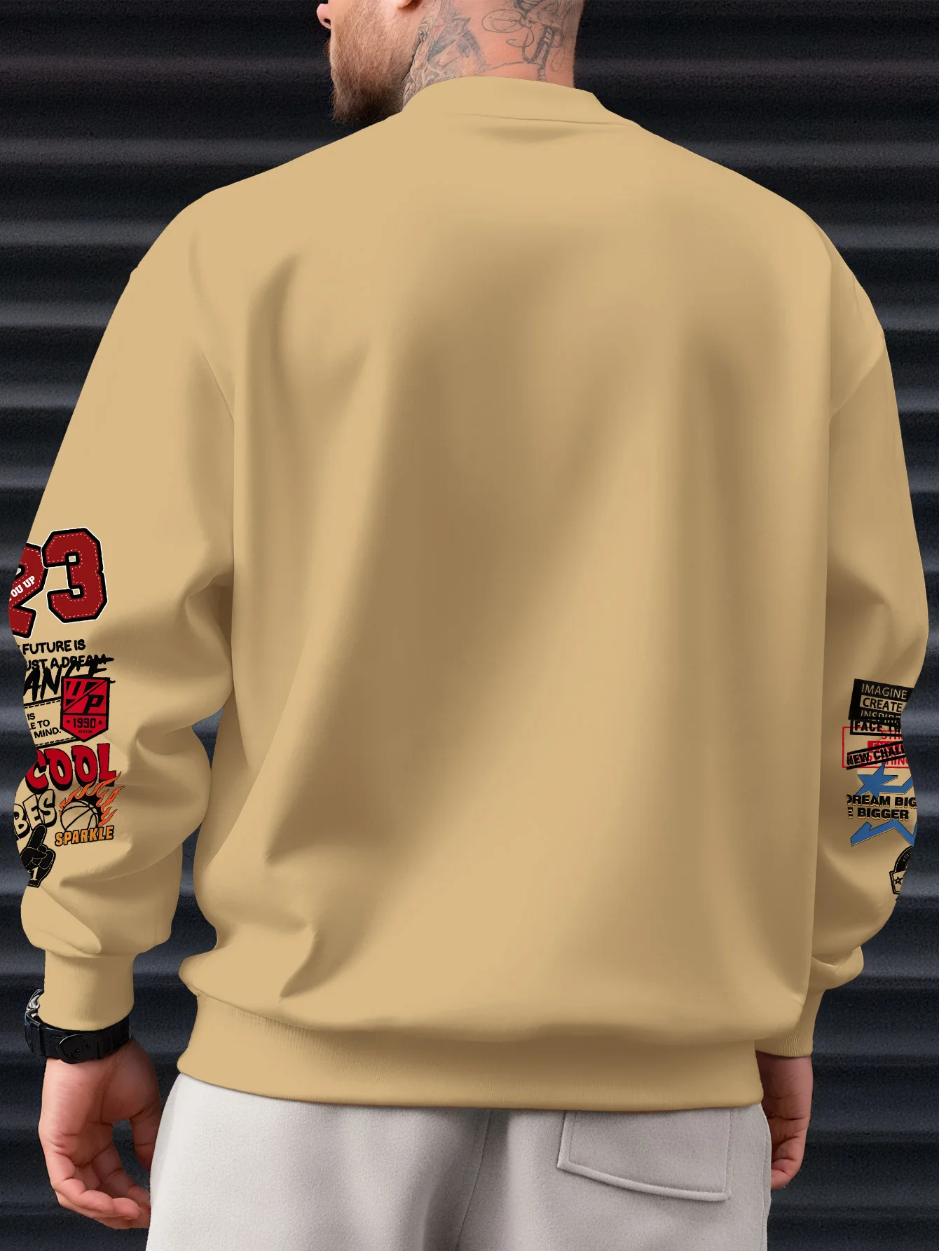 USA Varsity Style 23 Patchwork-Abzeichen-Print Oversized Crewneck Sweatshirt Herren Vintage Streetwear Sportlicher Pullover, S-XXL – Detail 5