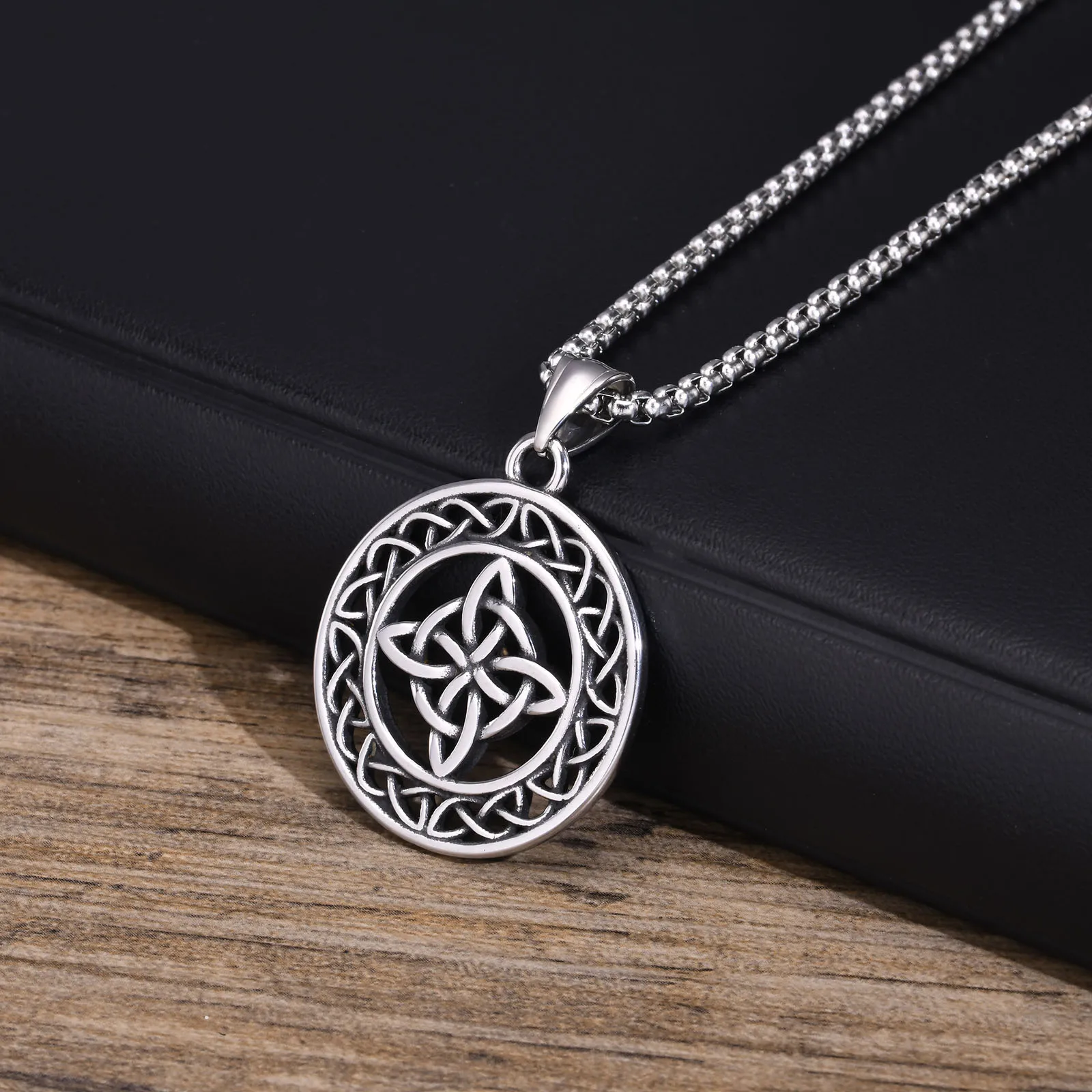 Mprainbow Celtic Knot Necklaces for Men,Oxidized Stainless Steel Good Luck Irish Medallion Pendant Collar Ethnic Tribal Gift