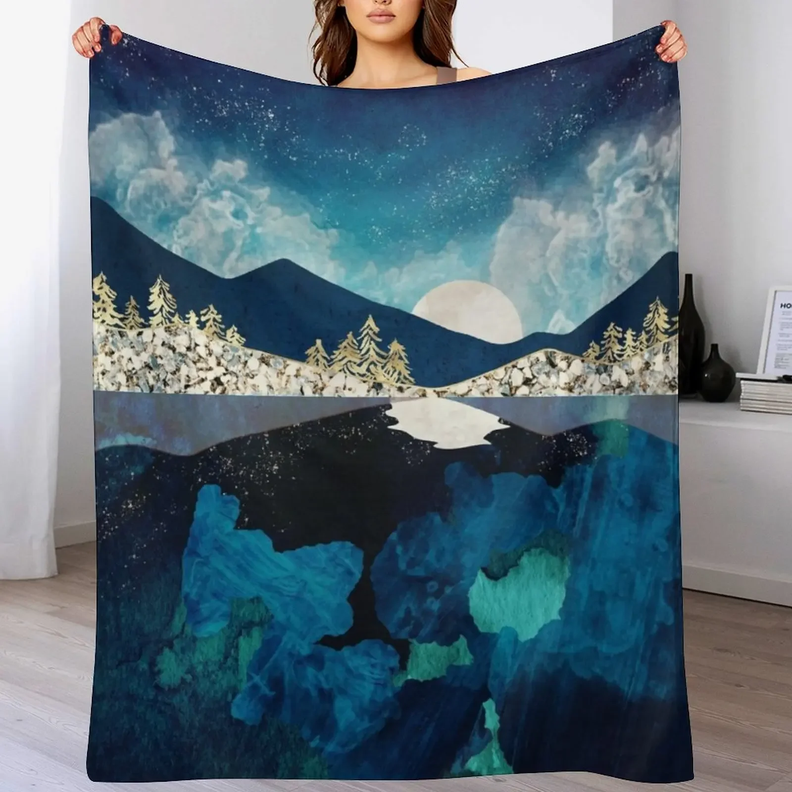 Midnight Water Throw Blanket Ultra Plush Cozy Blanket for Napping Sleeping