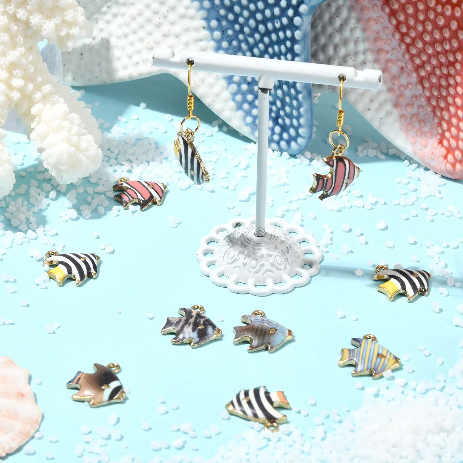 

Pandahall, 35 шт., 7 стилей, эмалированные подвески в виде рыбы, подвески с цветочным принтом, океанские животные, эмалированные подвески в виде тропической рыбы для ювелирных изделий M