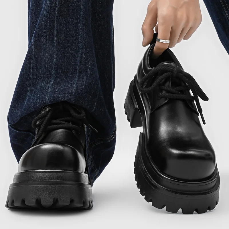 Men's leather shoes with British style, round toe, thick heel, thick sole, heightening effect, large head shape.