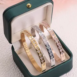 A Titanium steel fashion women's bracelet