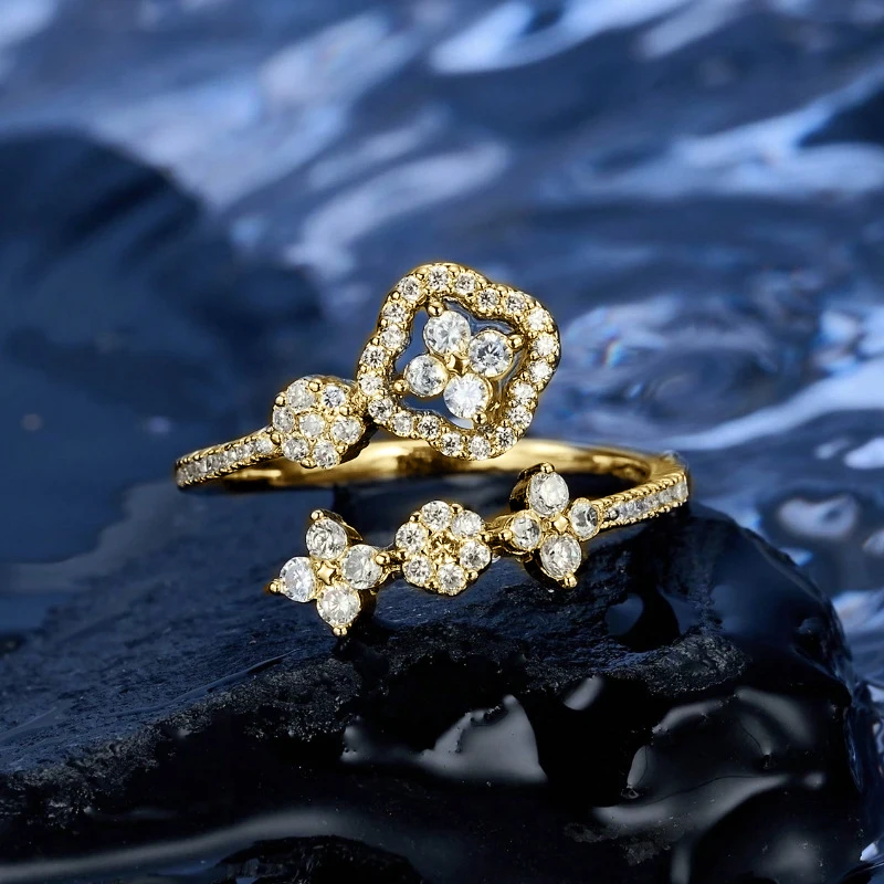 OXTAO Romantischer Vierblättriger Blumen-Moissanit Offener Bandring 14K Goldfilled Kleeblatt Stern Hochzeitsschmuck Jubiläumsgeschenk für Frauen – Detail 3