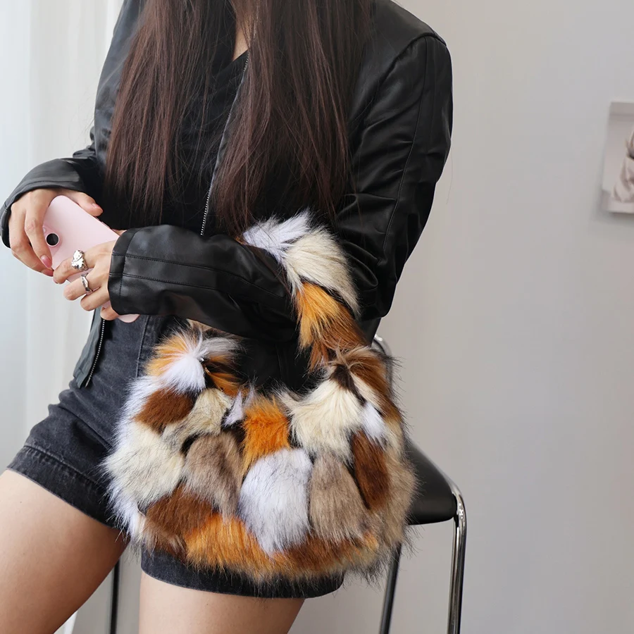 

Y2K Style Faux Fur Shoulder Bags For Women Winter Designer Purses Handbags Winter Warm Soft Plush Hobo Bags Soft Cloud Clutch