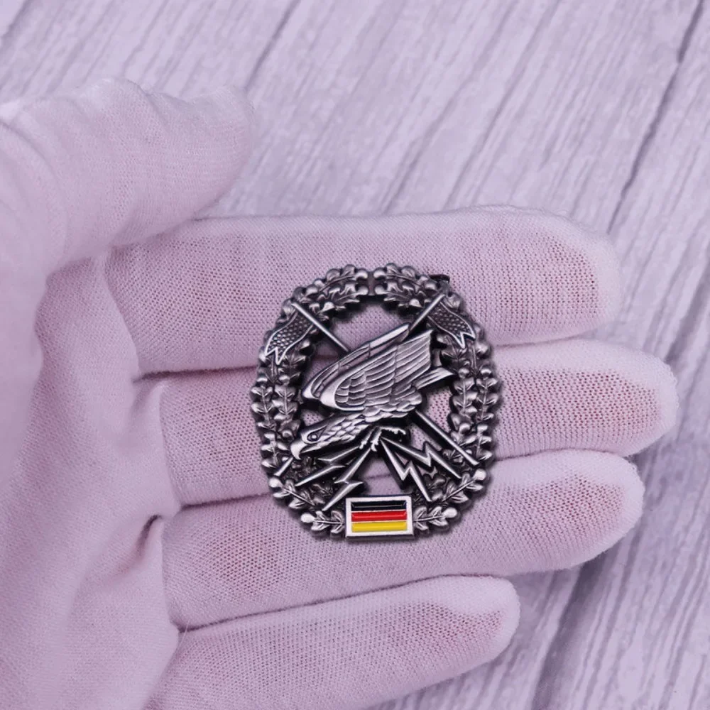 الحرب العالمية الثانية الألمانية المظلي شارة العلم النسر بروش الملابس حقيبة الملحقات شخصية الموضة مطابقة دبابيس الديكور الحرف