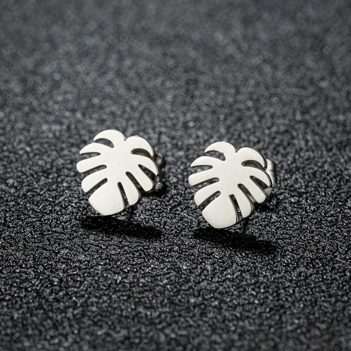 New Fashion Tiny Monstera Leaves Stud Earrings For Women Stainless Steel Monstera Cartilage Earrings Accessories Jewelry Gift