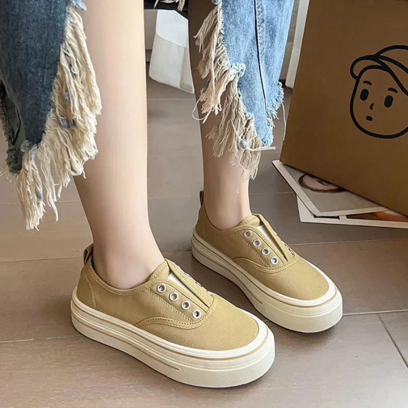 

Autumn Women's Thick Sole Shoes Breathable Lightweight White Slip On Casual Shoes for Women Versatile All Purpose Footwear​