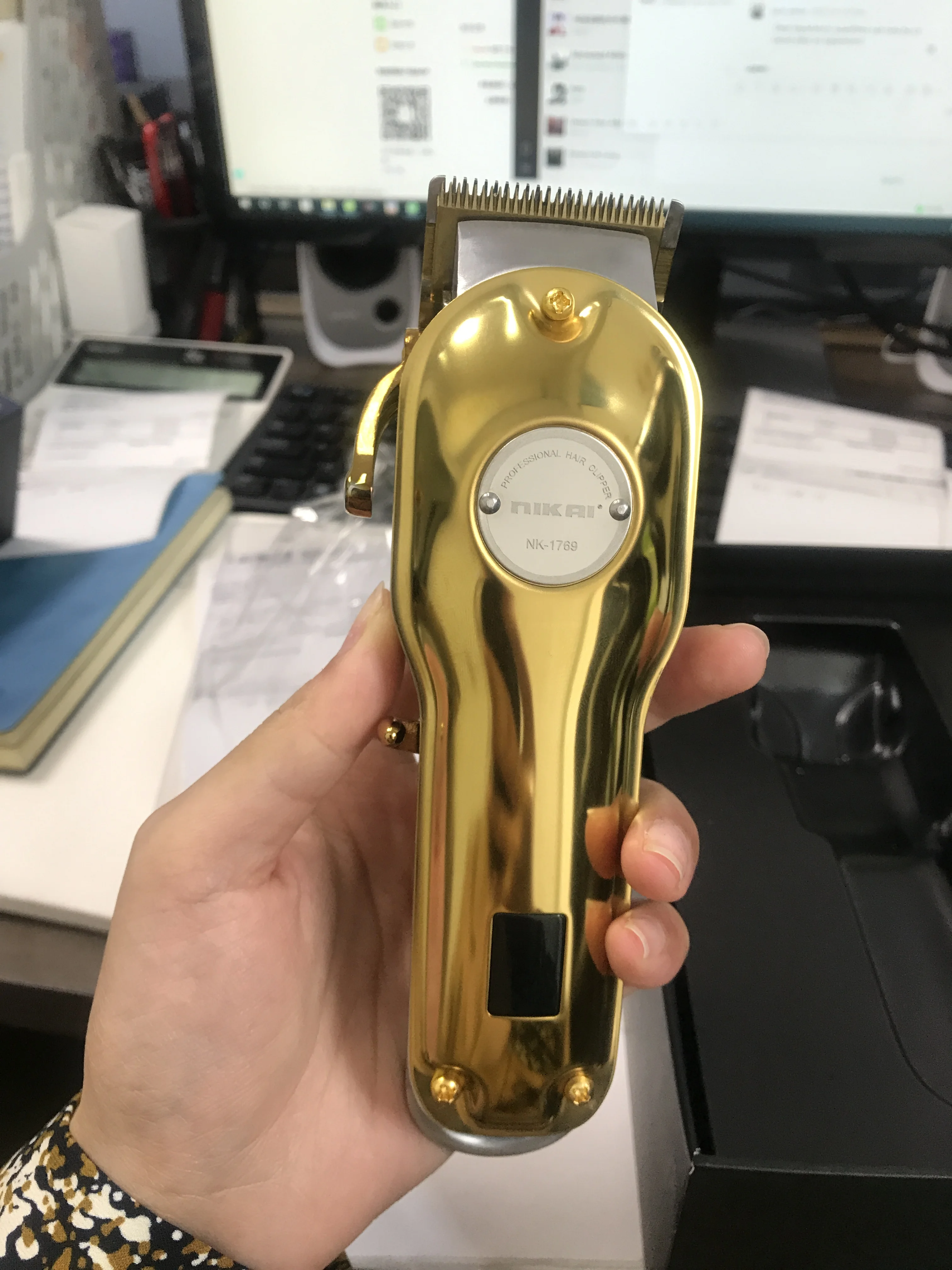 NK-1769 جميع المعادن عالية الجودة صالون الشعر الكهربائية كليبرز صالون الحلاقة شاشة الكريستال السائل آلة قطع الشعر مخصص Usb