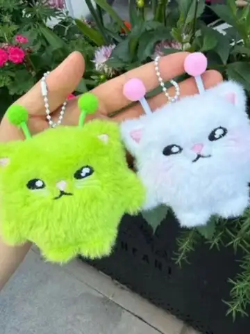 2PCS/SET Cute Alien Cat Plush Keychain Kawaii Fluffy Cat Doll Pendant Backpack Ornament Soft Stuffed Animal Keyring Girls Gift