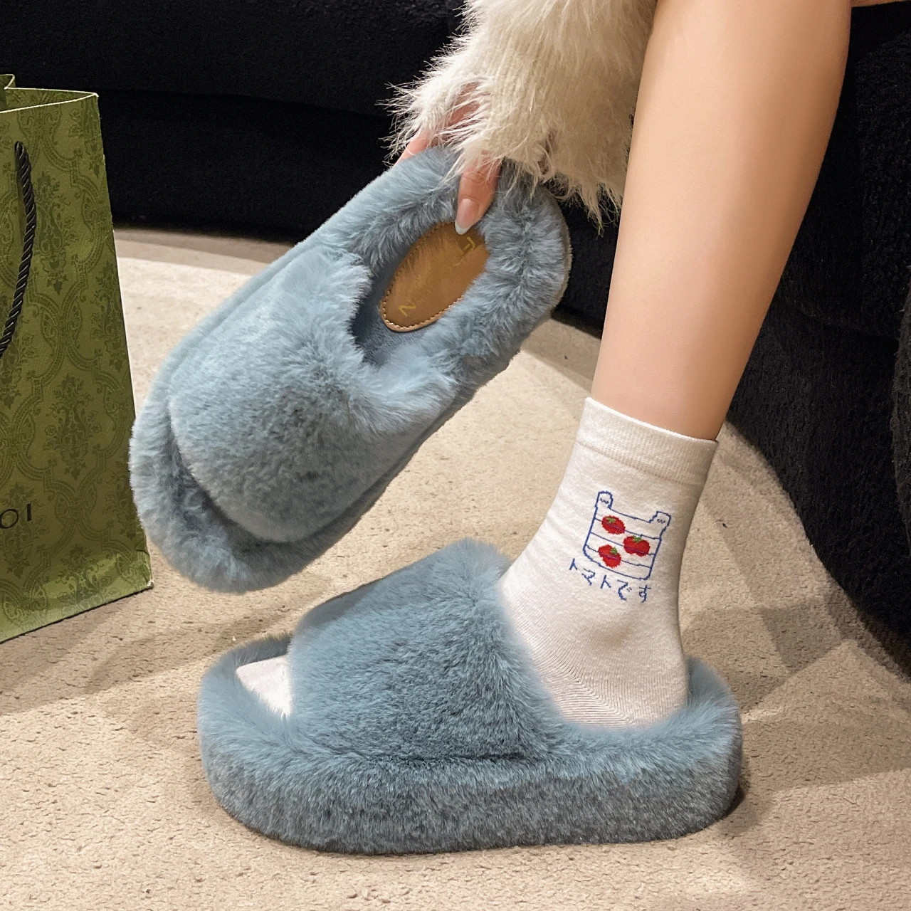 Winter Woman Furry Faux Fur Slipper Luxury Fluffy Plush House Soft Fuzzy Platform Shoe Flat Casual Ladies Sabot Round Toe Slides