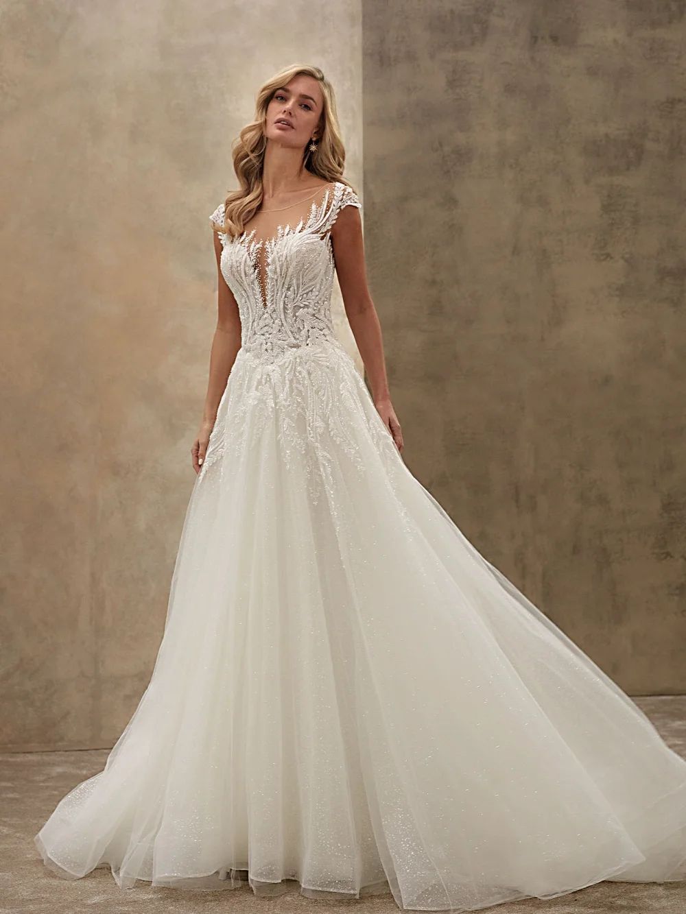 Vestidos de casamento românticos sem mangas, charmosos vestidos de noiva de renda, linha a, tule, comprimento do chão, vestidos de noiva