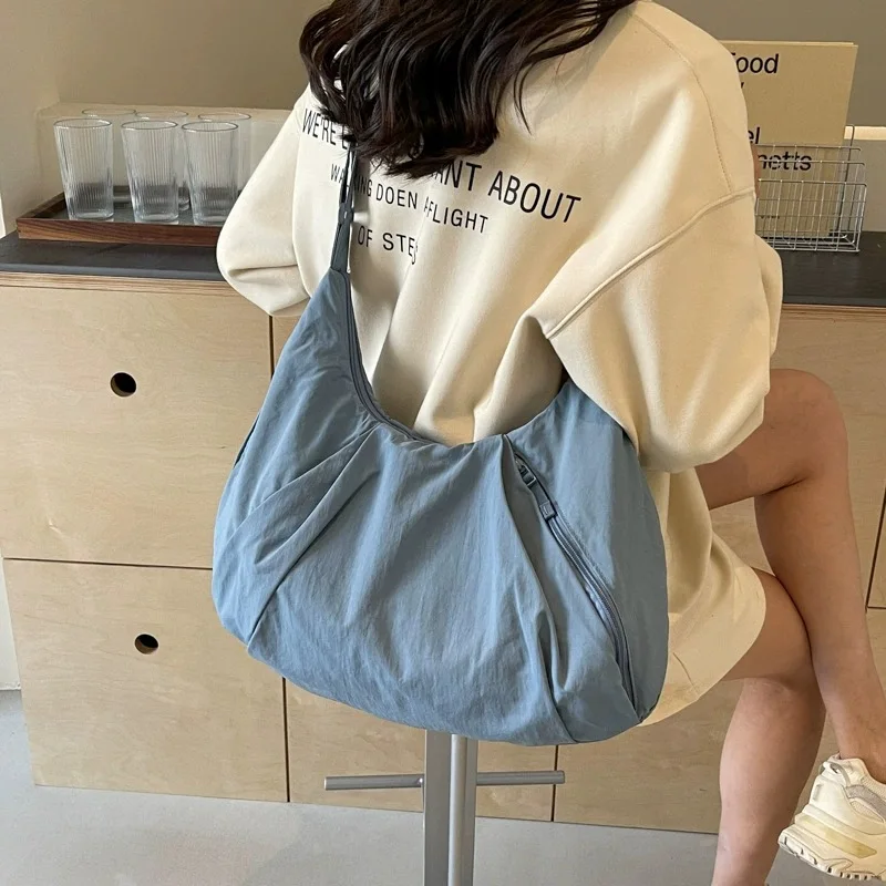 Large Capacity Lightweight Dumpling Bag Women's Sports Fitness Bag Versatile Commuter Bag Shoulder Messenger Bag image 2
