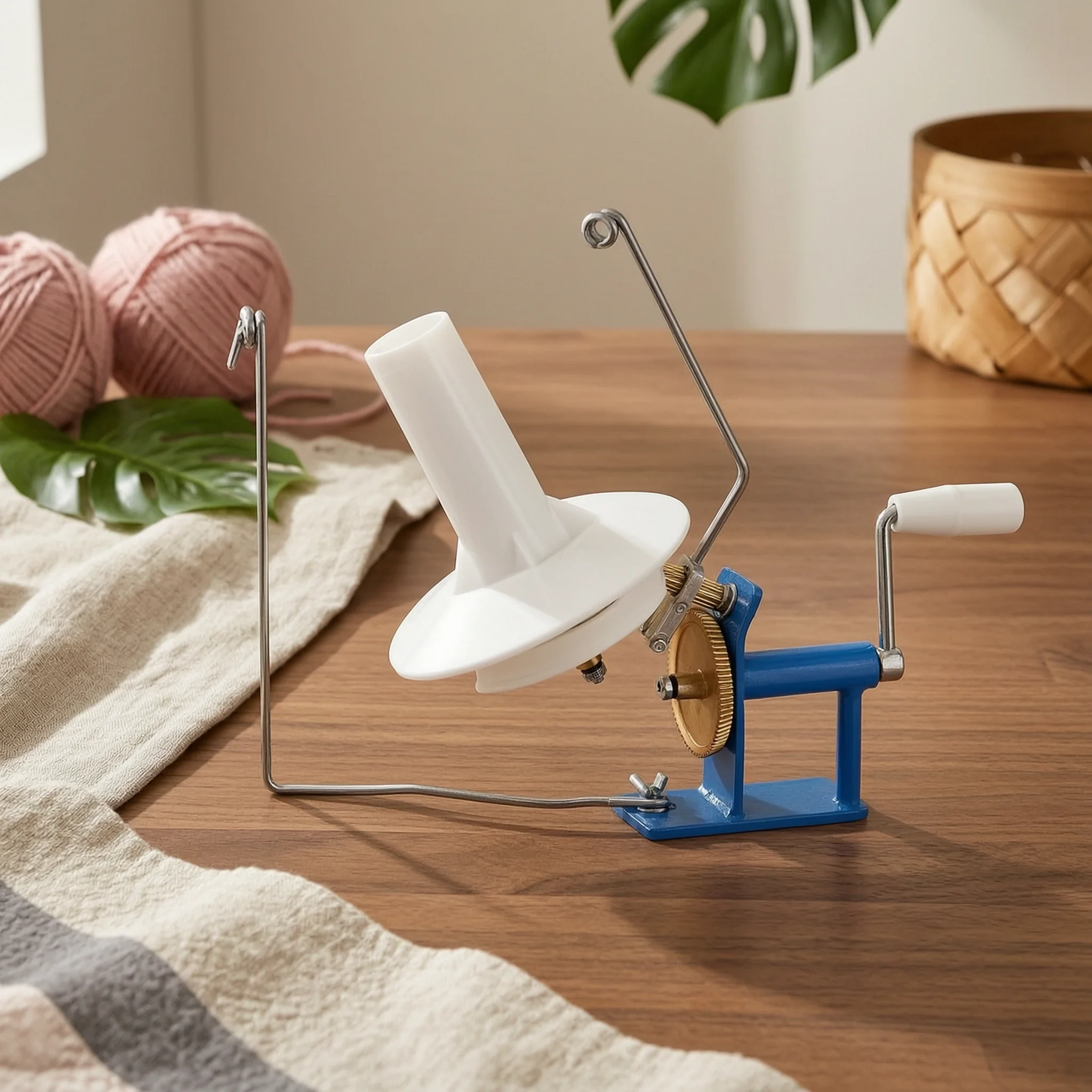 

Easy to Install Long-Lasting Craft Tool Hand-Crank Yarn Winder Metal Table-Clamp Yarn Winder