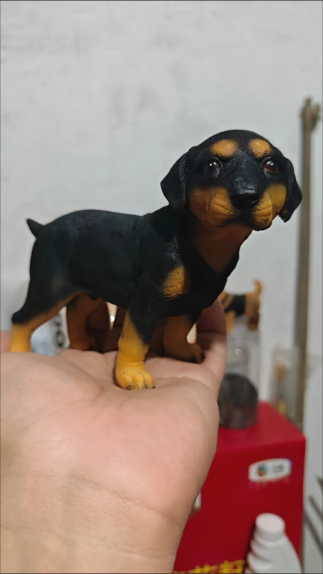 

Декоративная фигурка щенка ротвейлера из смолы, скульптура для гостиной, рабочего стола, украшение для дома и двора, y754