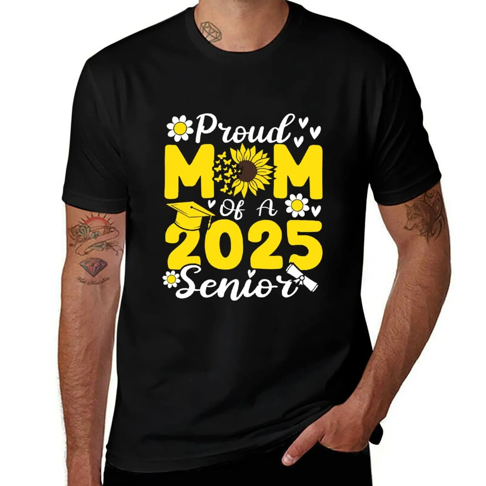 

Proud Mom of a 2025 Senior, Sunflower Mom Graduate T-Shirt anime tshirt customs design your own custom t shirt T-shirt men