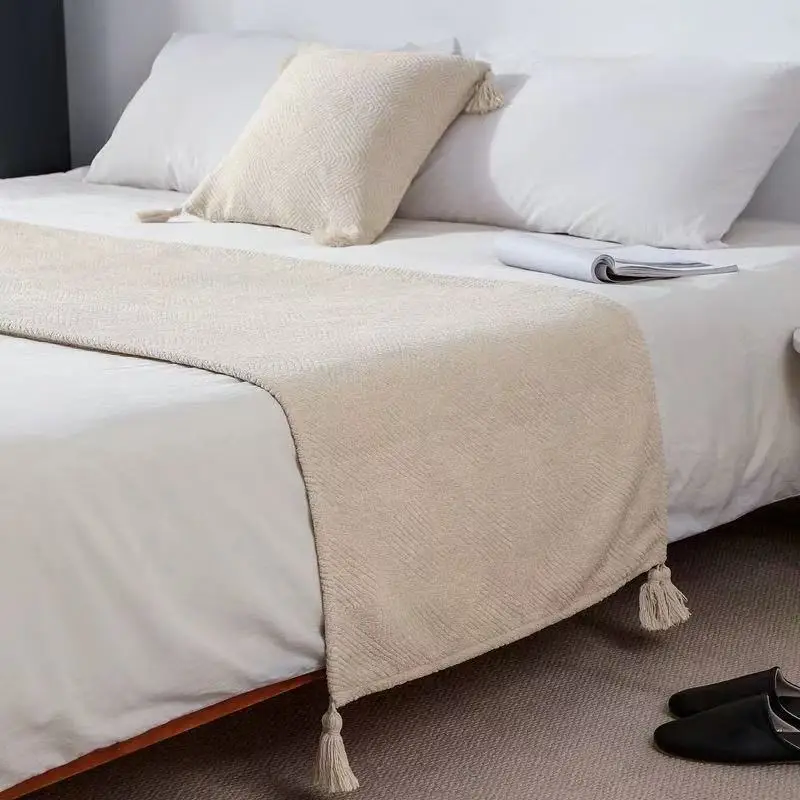 Bedside Blanket in The Bedroom Bed Flag of Homestay Hotel Soft Dustproof Comfortable To The Touch Exquisite Tassel Ornament