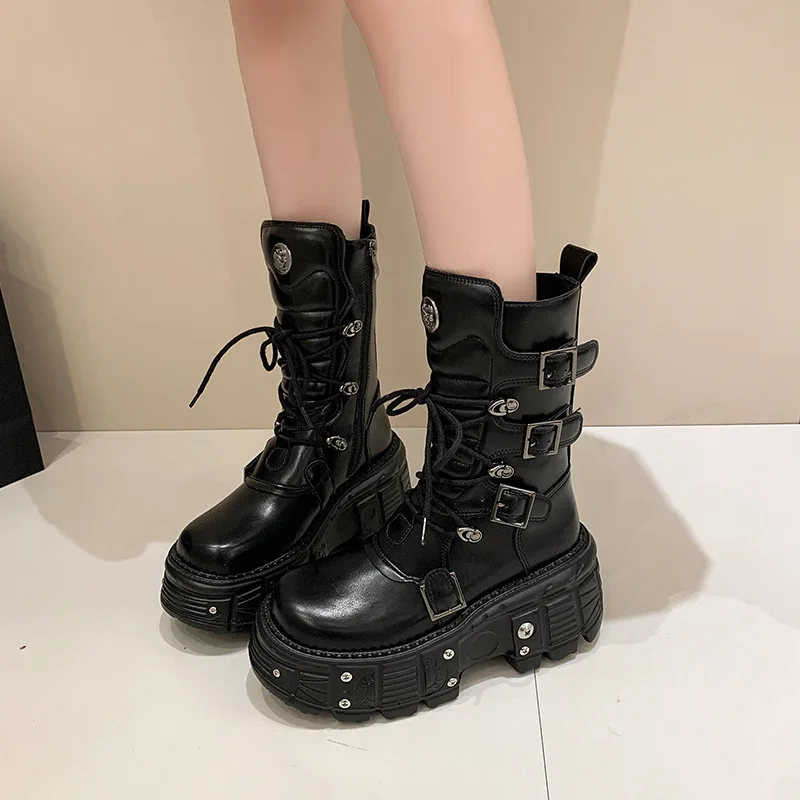 

Роскошные женские ботинки в готическом стиле в стиле панк, женские ботинки средней длины с темными металлическими элементами на платформе и шнуровке, дизайнерские новые ботинки