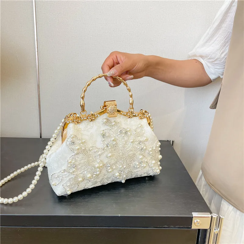 

2025 trending Pearl Embroidered Fashion Handbag Cheongsam Banquet Clutch Chain Bag with Polyester Lining Elegant Shoulder Bag