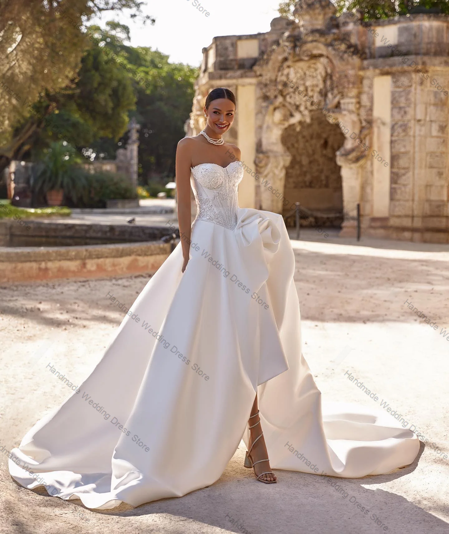 

Satin Wedding Dress Shiny Crystal Sexy Strapless Sleeveless 3D Flower Split Bridal Gown Customized Lace Up Back Church Long Robe