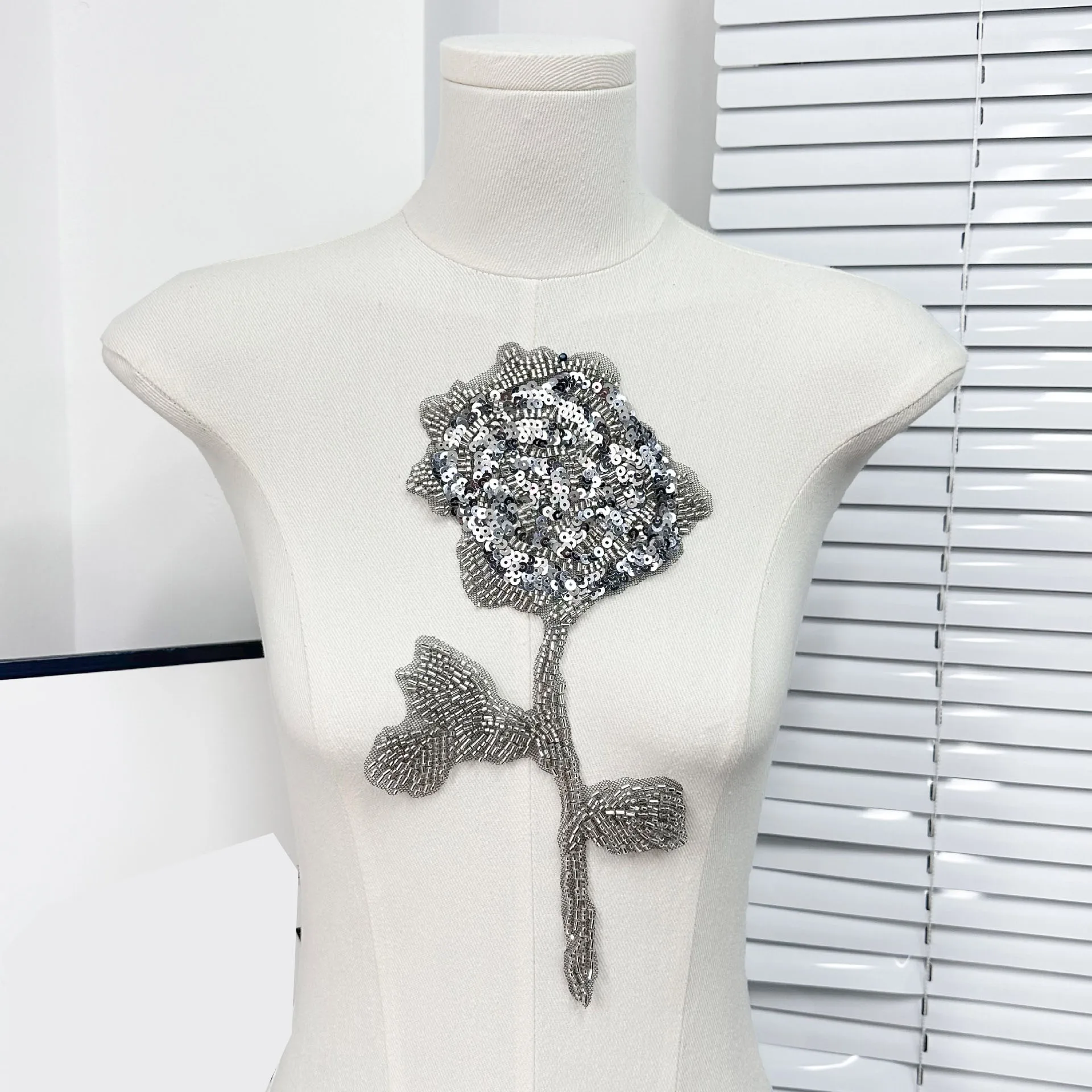 Nuovo 3D Dingzhu Paillettes Petto Fiore Fai da Te Spilla Rimovibile Appliques Vestiti Decorazione Abito da Sposa Abbigliamento Patch