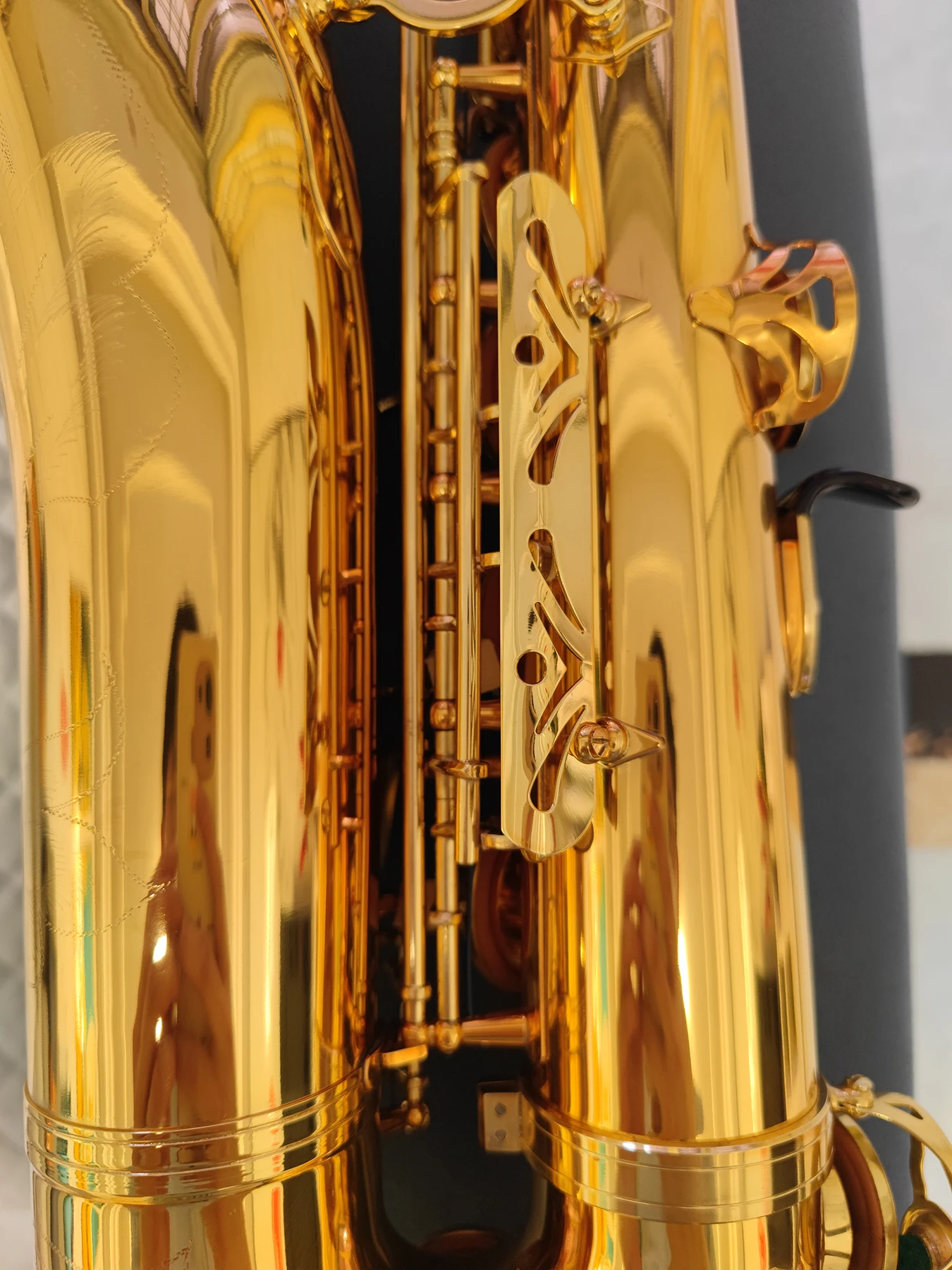 High quality 62 B-flat professional tenor saxophone brass gold-plated deep engraving professional-grade tone SAX jazz instrument