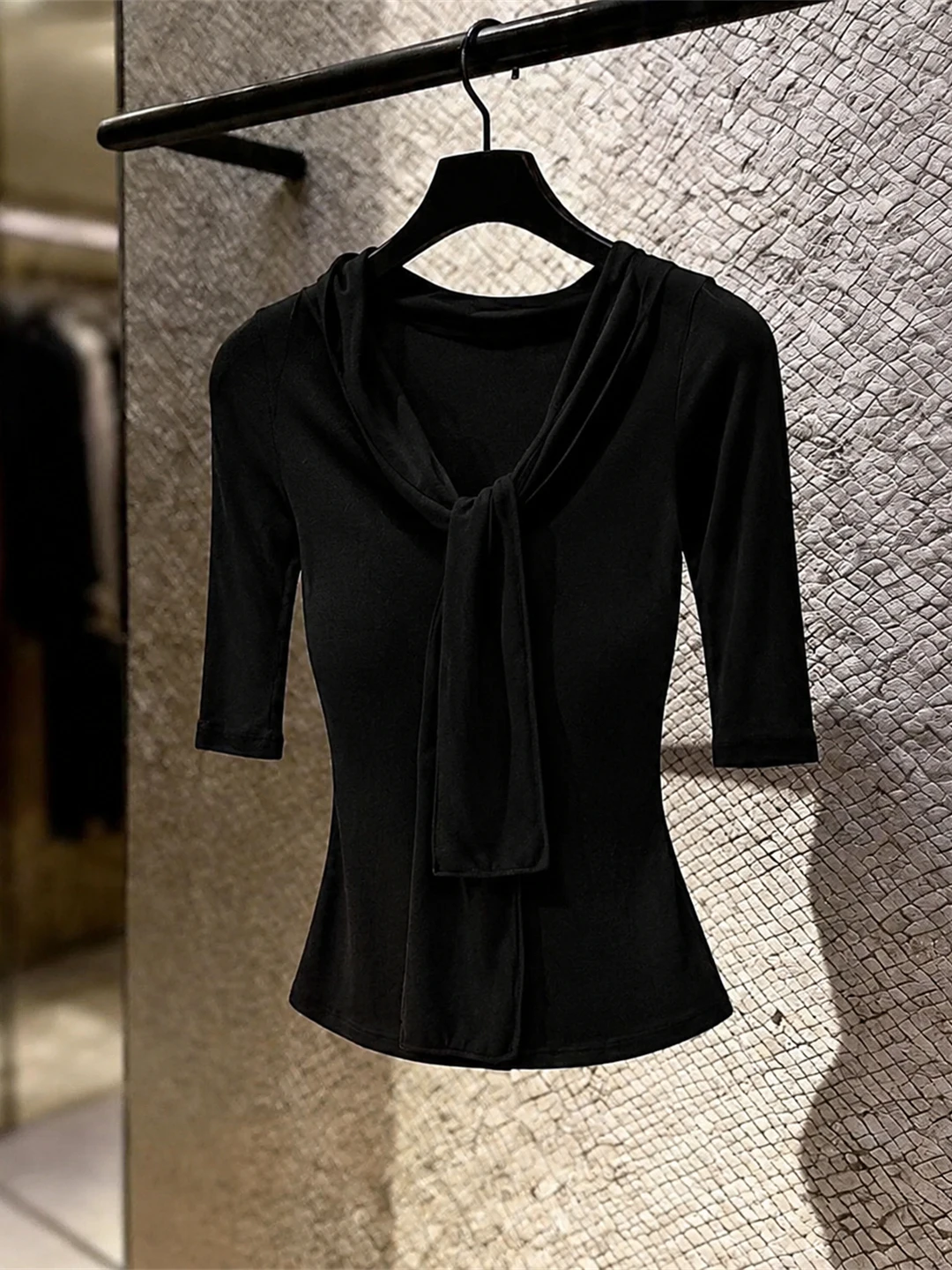 

Elegant Knot Belt V-Neck Short Sleeve Commute Top Small Design Sense T-Shirt Women's Fashion Korean Style Silk