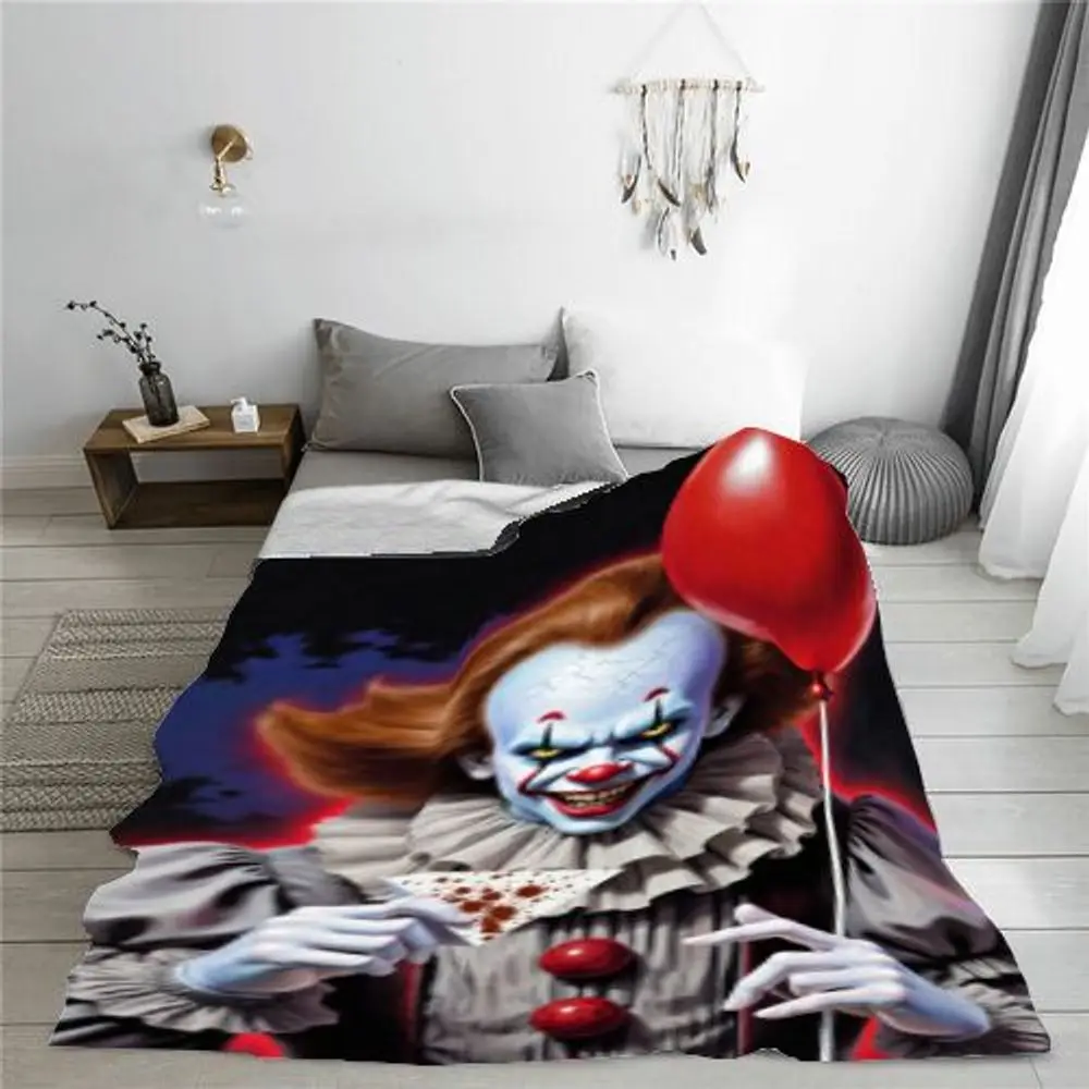 بطانية رمي المهرج المرعبة من Pennywise - صوف قطيفة ناعم بتصميم إيري، مثالية لديكور الهالوين، أريكة أو سرير مريحة،