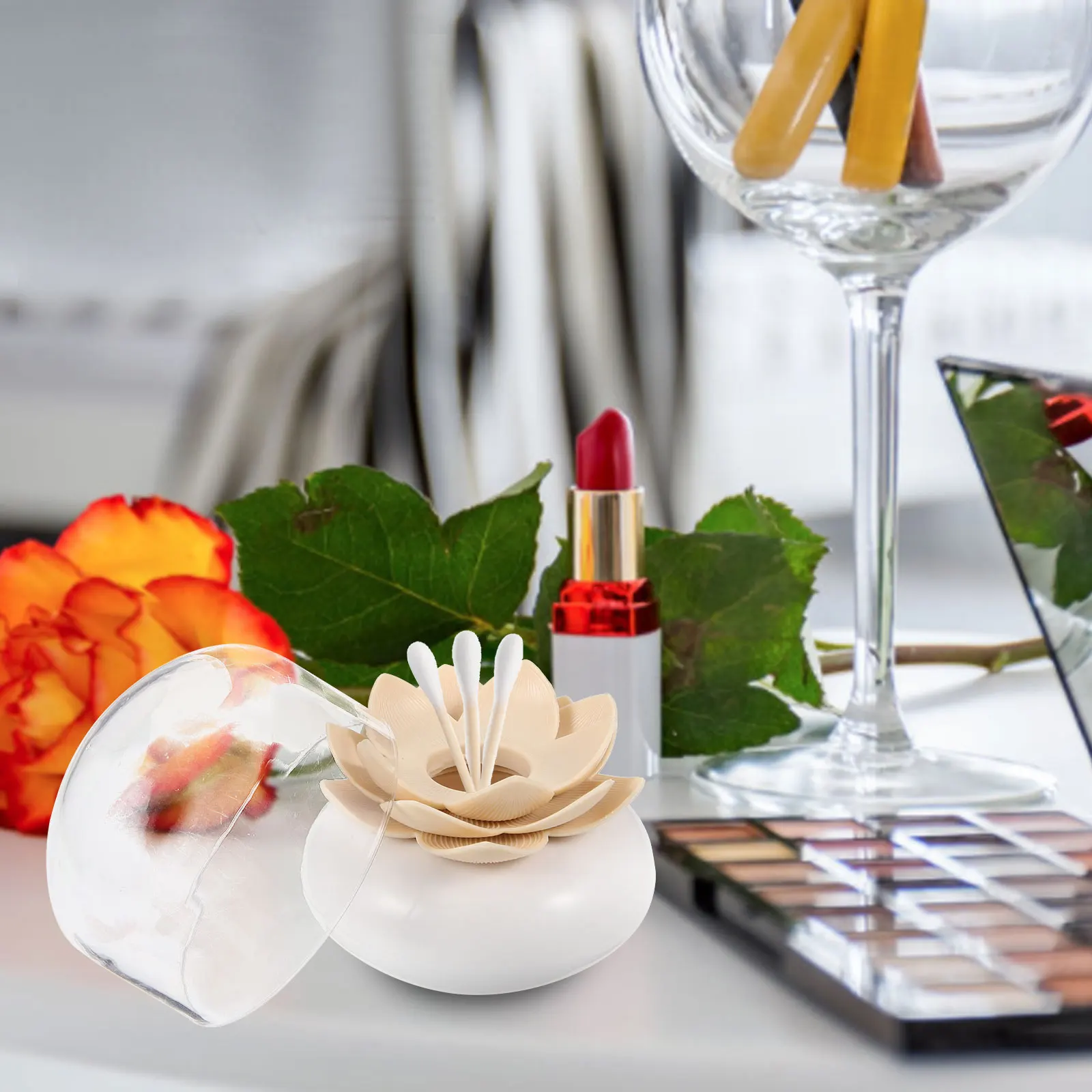 

Creative Lotus Cotton Swab Box Portable Toothpick Holder Dispenser Large Beige Dust Cover Travel Outdoor Storage ganizer