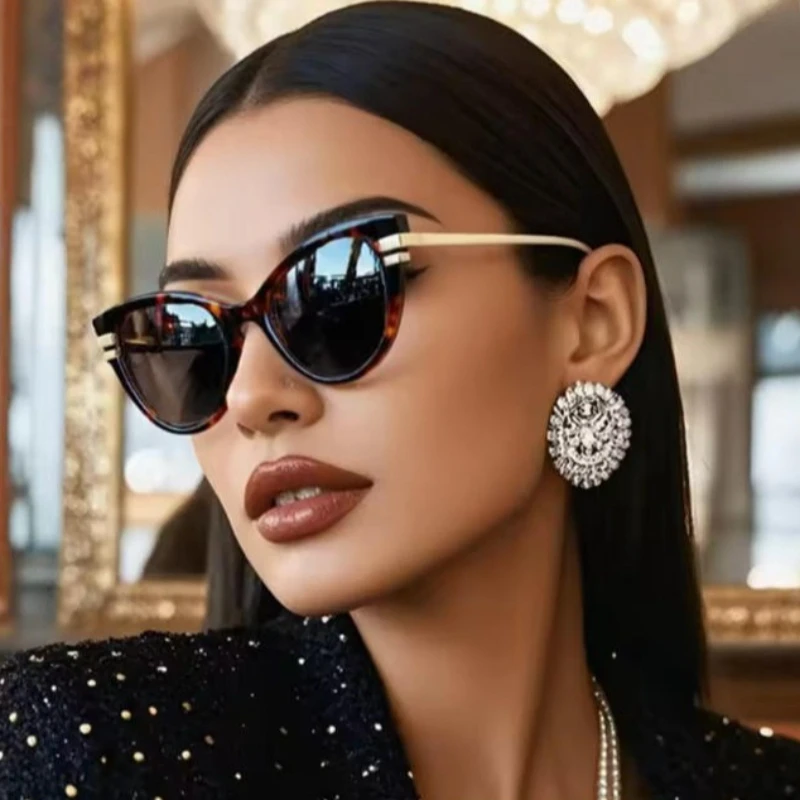 Damen Vintage Cat-Eye-Sonnenbrille mit Metallrahmen, modische Luxus-Sonnenbrille mit Farbverlauf und Farbblockierung, Persönlichkeits-Sonnenbrille