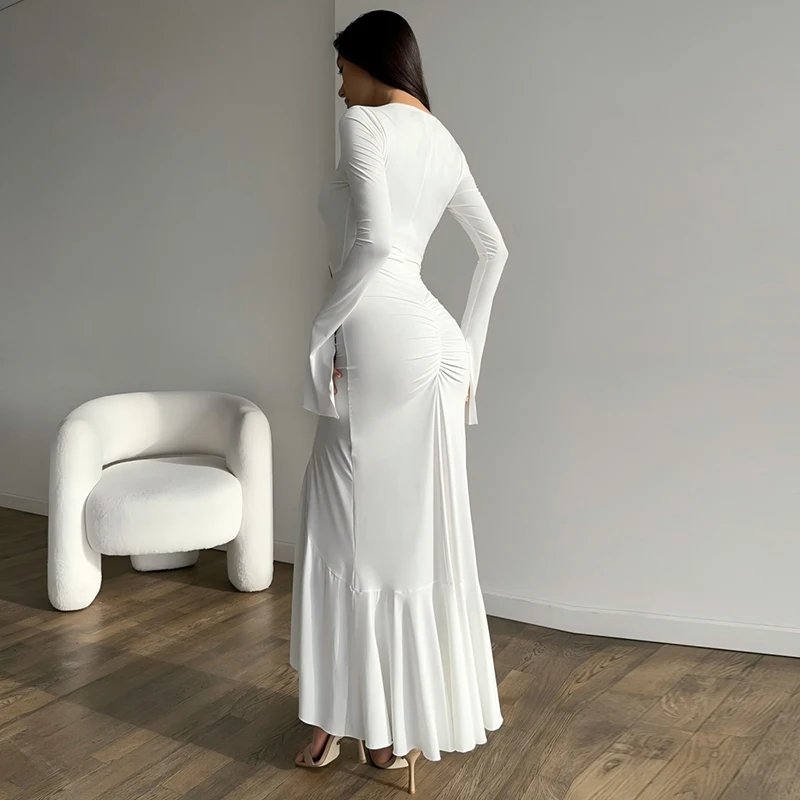 فستان طويل بأكمام جرس ورقبة على شكل V، تصميم مكون من لون نقي مع جمعات وحواف من الدانتيل، ملابس حمل على طراز كروس أوروبي أمريكي