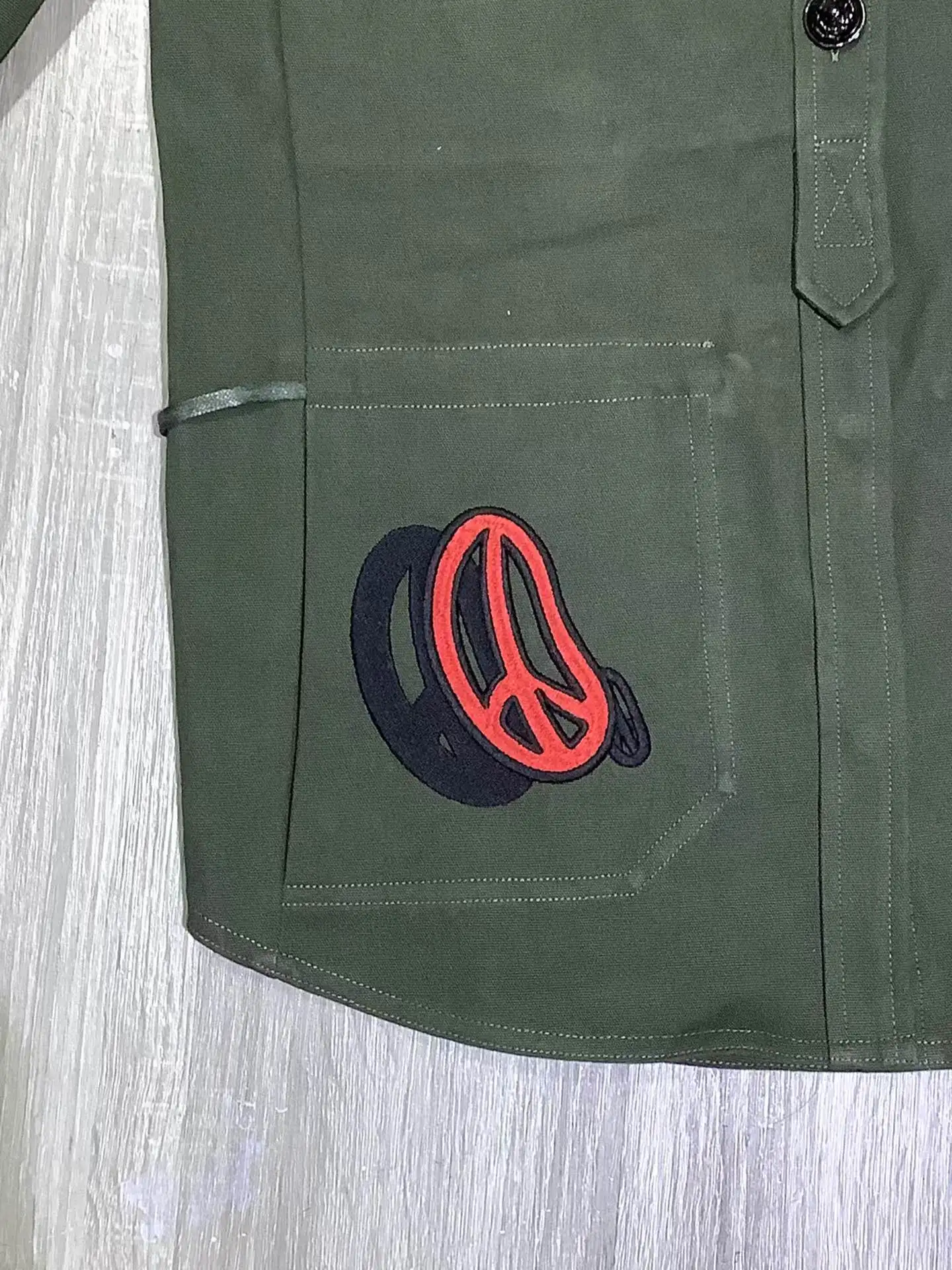 2024 New Back Embroidered Flower Style Commuter Shirt Coat