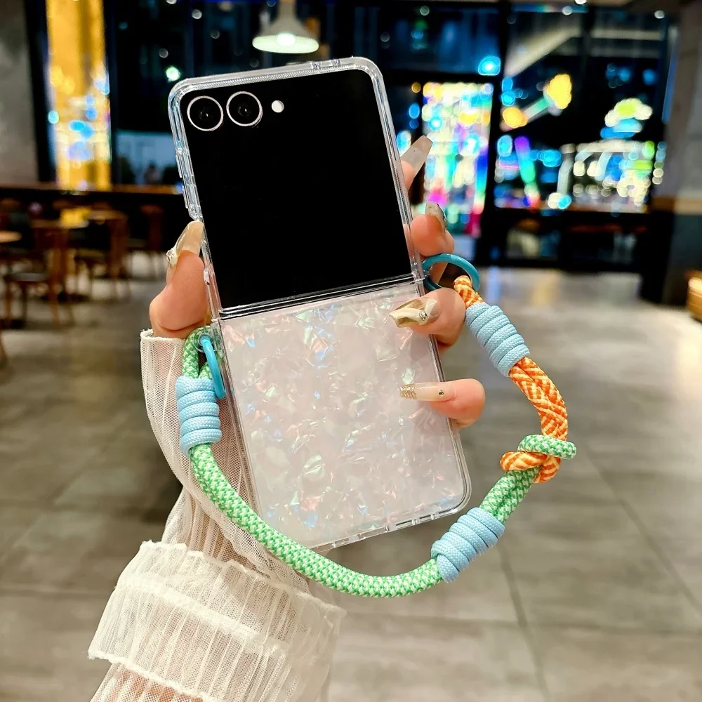 그라데이션 물결무늬 컬러풀 랜야드 폰케이스 (삼성 갤럭시 Z 플립 7 6 5 4 3 슬림 하드쉘 손목 스트랩 보호 커버)