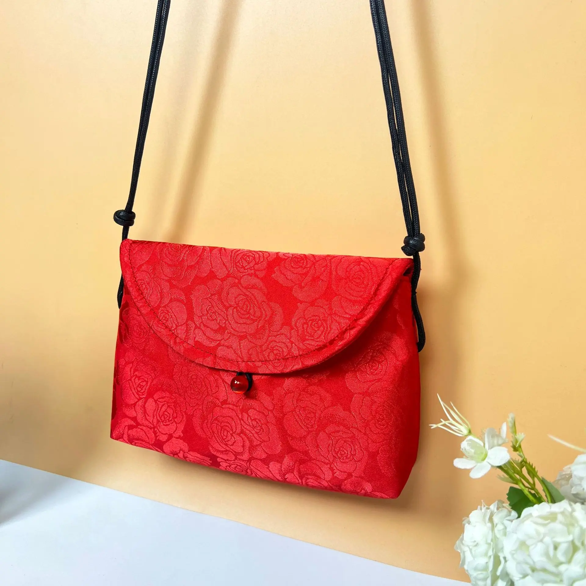 Capodanno cinese Rosso Autunno/Inverno Nuovo stile Borsa a tracolla in broccato intrecciato cinese Nuova borsa versatile per cellulare in stile cinese P1