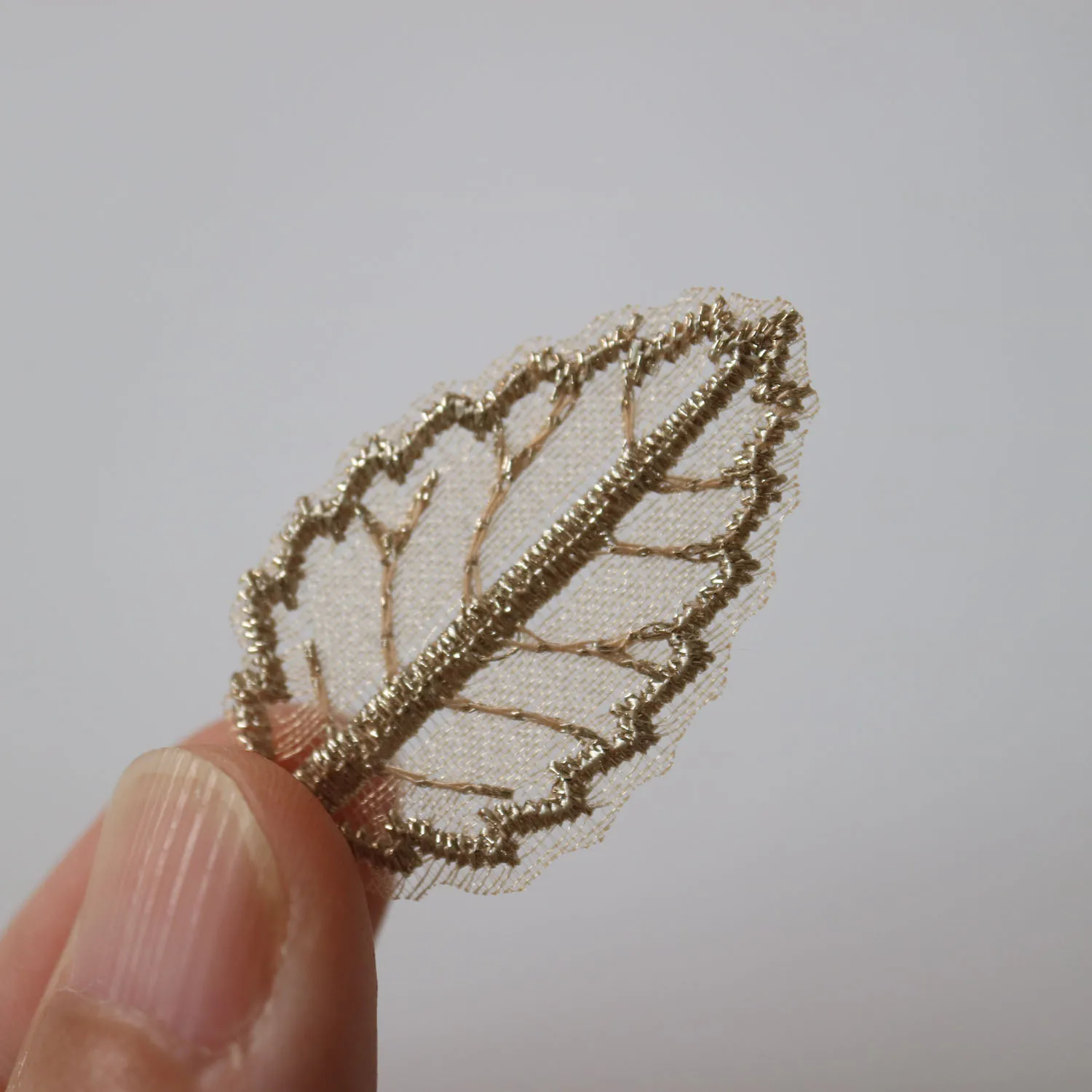 10pcs/lot sew on leaf lace patches for clothing 2*3.8cm Leaves embroidery applique parches para for bags backpack jeans