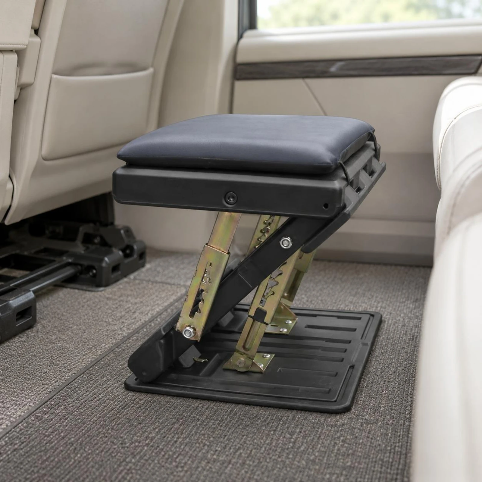 Car Seat Footrest Compact Car Footrest Adjustable Foot Rest Sturdy Leg Support Long-Lasting for Outdoors