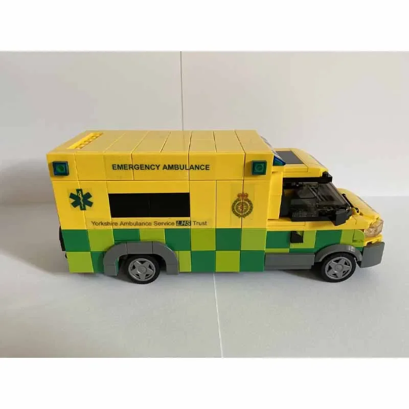 

MOC-73958 City Traffic Ambulance Building Block Model,552Pieces, Boys' and Children's Birthday Christmas Building Block Toy Gift