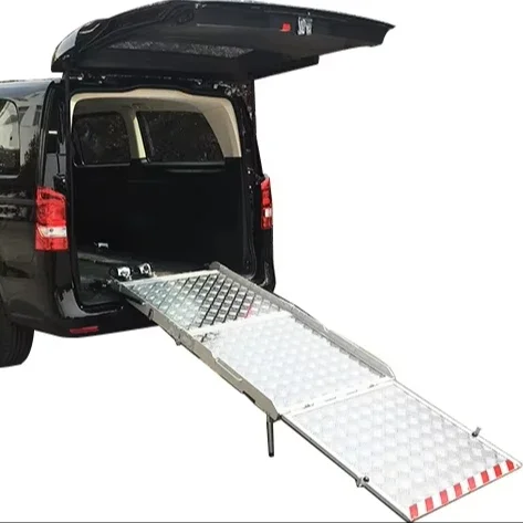 Aluminum Manual Folding Wheelchair Ramp 350Kg Capacity Car Van Minivan Lift for Disabled Users