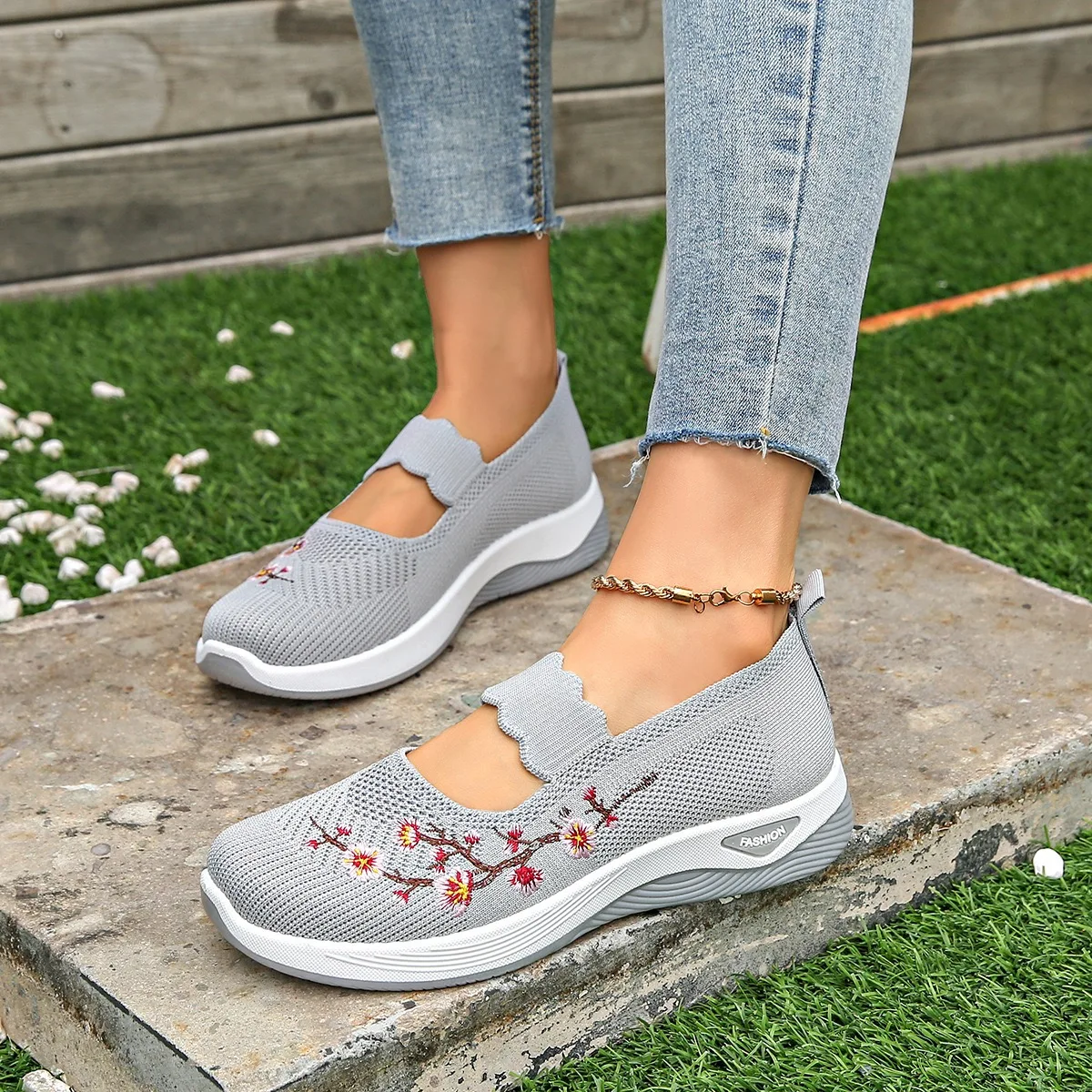 

Casual Women's Embroidered Loafers Breathable Walking Sneakers Soft Slip-On Flats Ladies Comfortable Shoes