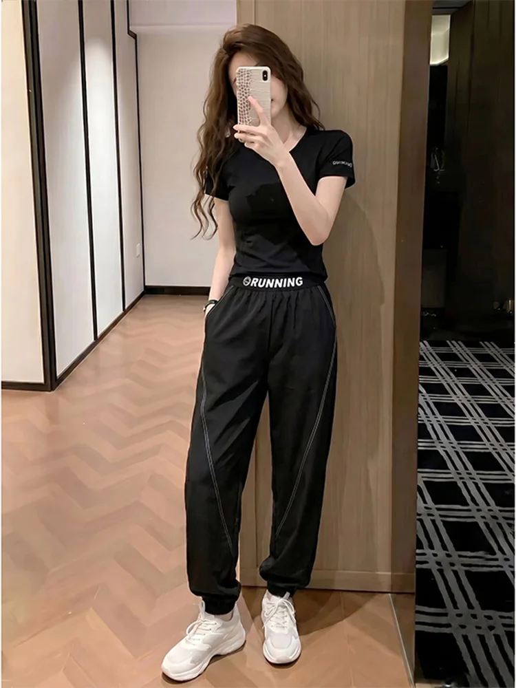 

Casual Sporty Women's Set Summer 2026 round Neck Slim Fit Short Sleeve T-Shirt Cuffed Pants Two-Piece Suit Breathable Medium ...
