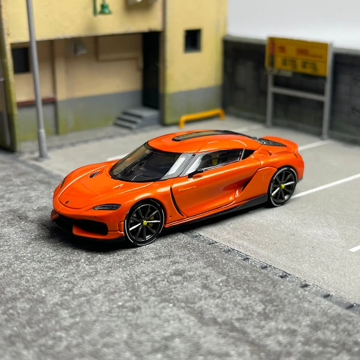 HKM Gemera carro modelo, 1:64