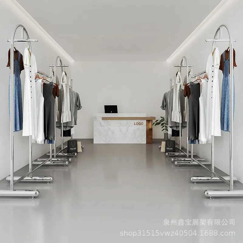 Benutzerdefiniert. Bekleidungsgeschäft Display Rack Boden Display Rack Edelstahl gebürstet Silber Kleiderbügel Internet Hot Damen Tuch