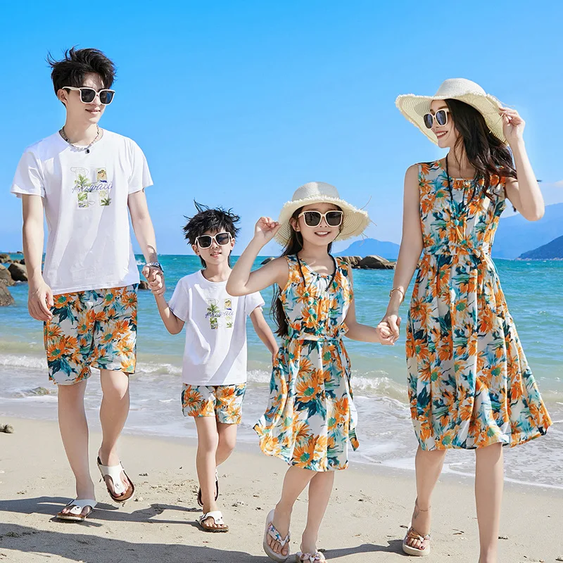 

Vacation Look Clothes for Whole Family Matching Sun Flower Outfits Father and Son T Shirts Shorts Sets Mother and Daughter Dress