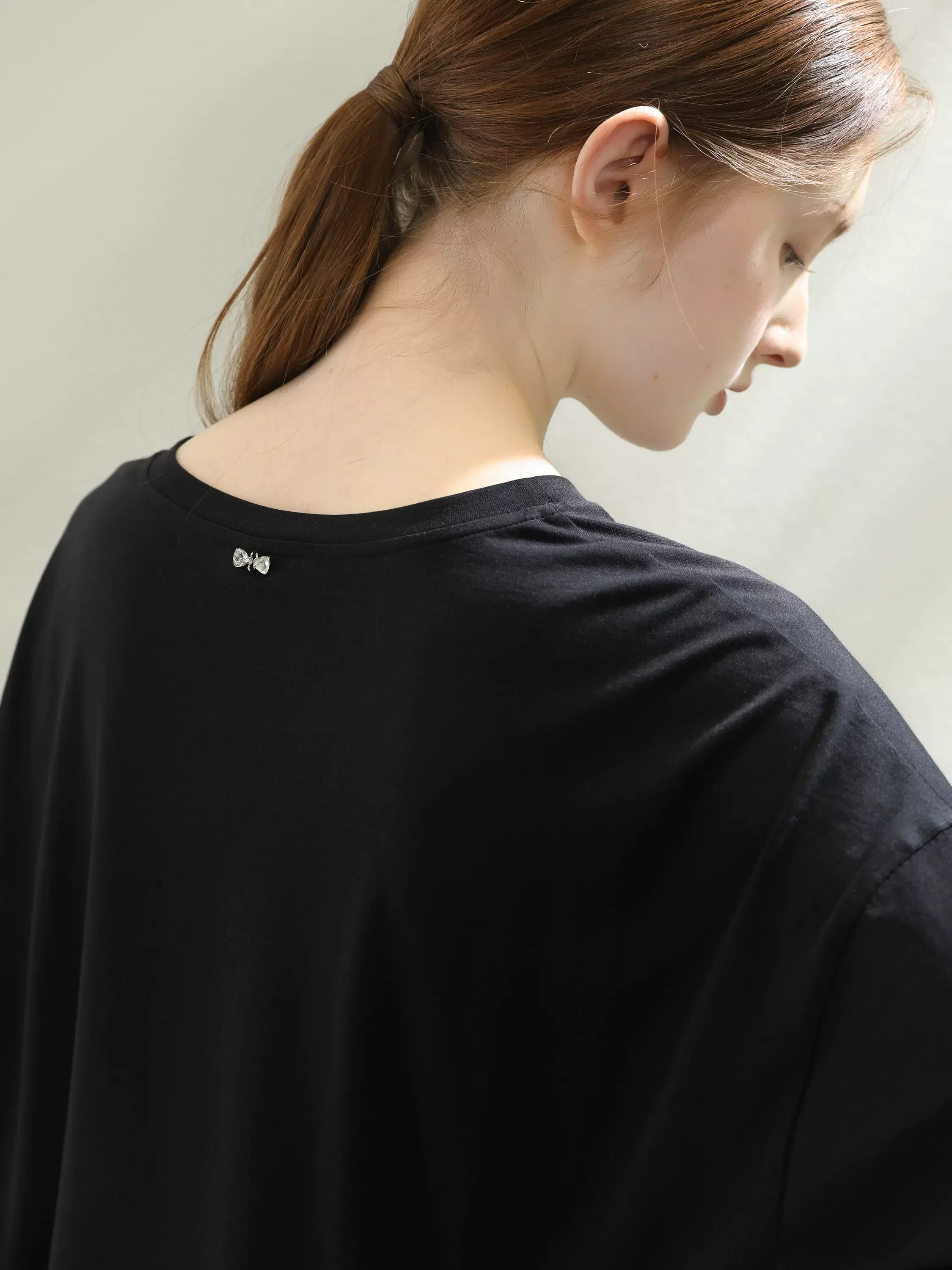 BirdTree-Camiseta 55% de seda Natural 45% algodón para mujer, Tops informales versátiles de media manga con cuello redondo, color negro, verano y otoño, T47192QC, 2024
