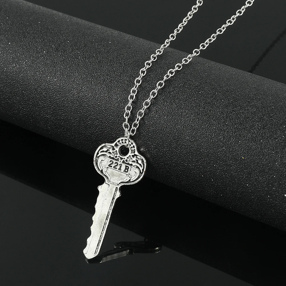 

Vintage Double-Sided 221B Letter Key Pendant Necklace Creative Movie Peripherals Personality Jewelry for Women And Men