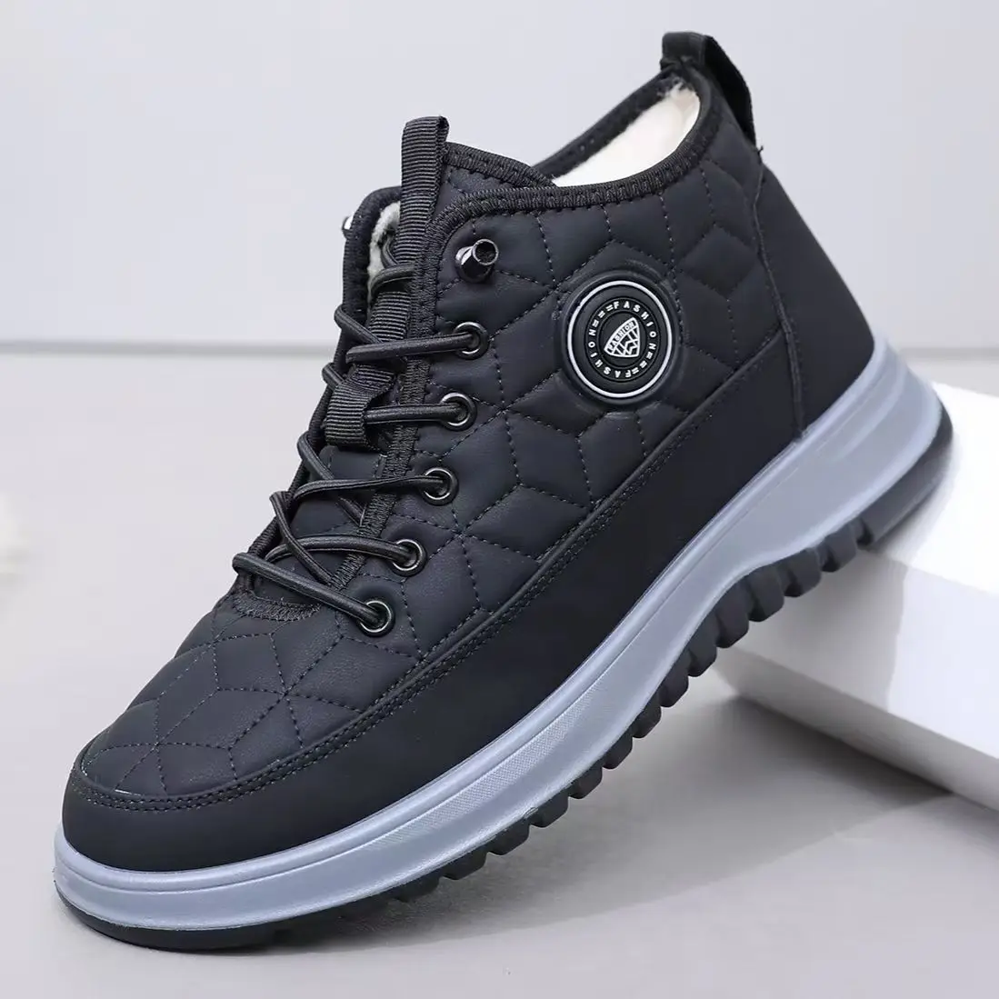 Sepatu Bot Salju Pria Musim Dingin Model Tinggi dengan Tali, Sol Tebal Anti Selip, Ringan, Tebal, Menjaga Kehangatan, untuk Usia Paruh Baya dan Lansia, Berbahan Katun