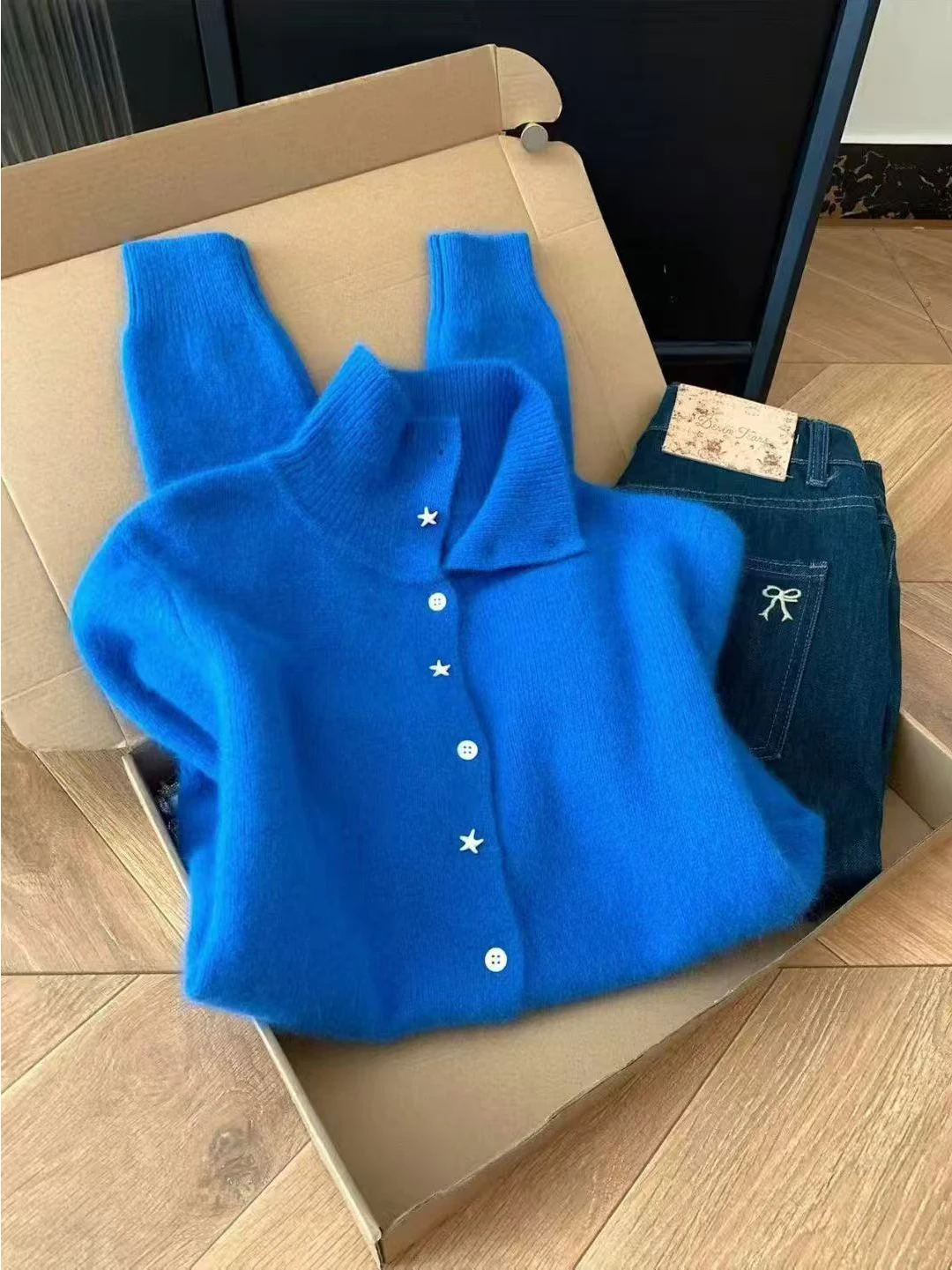

Stunning Early Autumn Klein Blue Knitted Loose Women's Top High Collar Lazy Luxury Feel Sweater Comfortable Straight Tube Sle