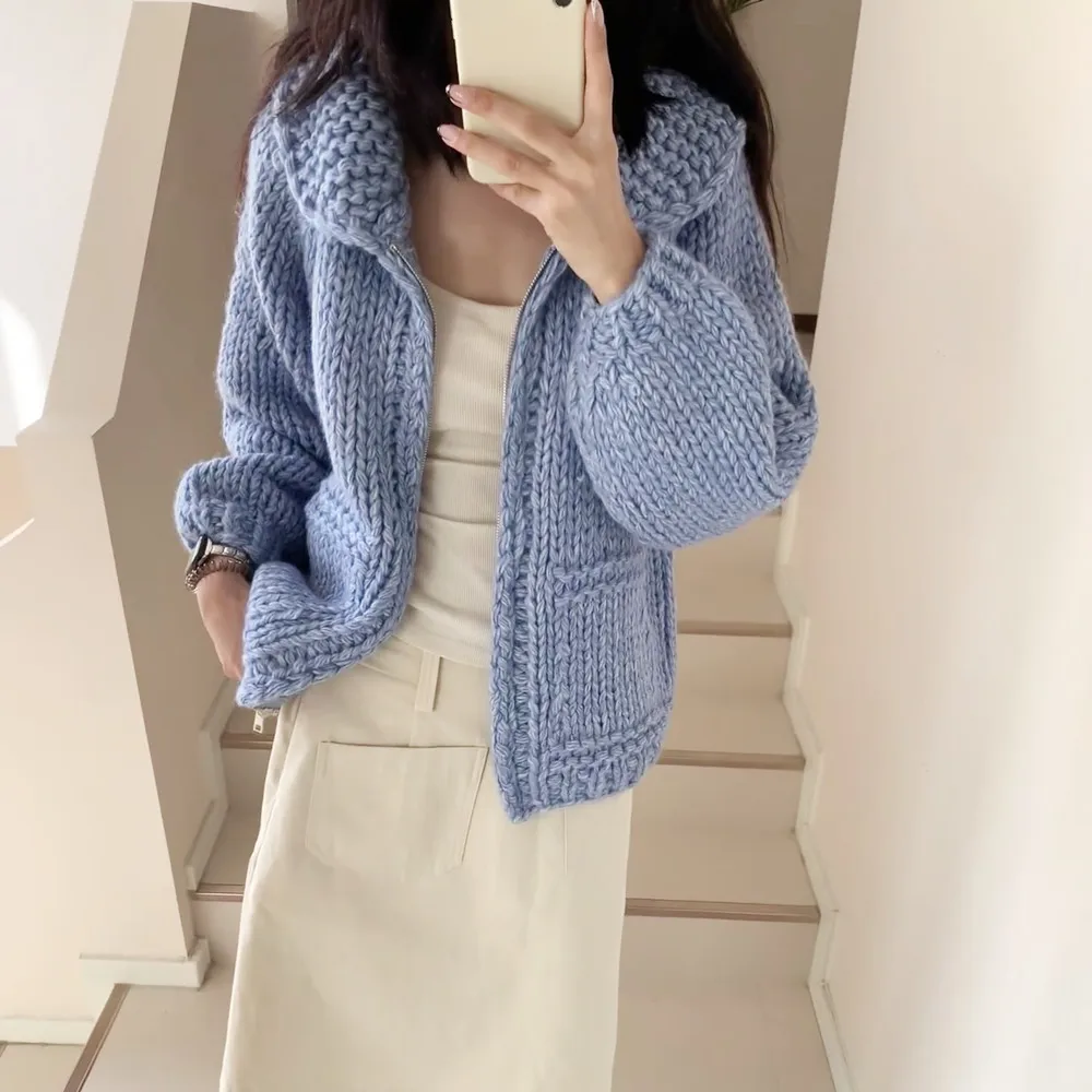 

High-End Version Lazy Sle Thiened Knitted Loose Fit Zipper Cardigan Sweater Outerwear in Mis Blue for Women Winter 2025