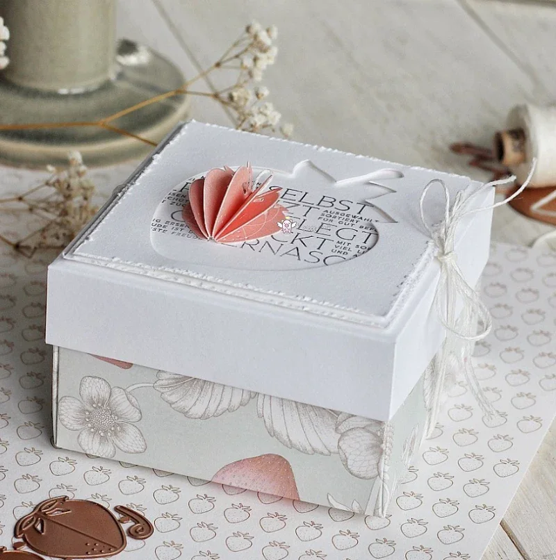 Piggy Craft metal cutting dies cut die mold 3D Strawberry Tear Strip Scrapbook paper craft mold blade punch stencils dies