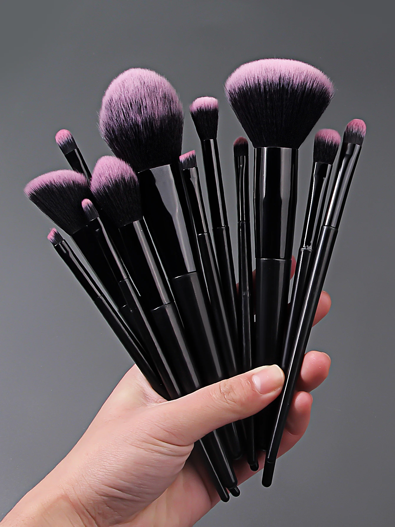 17-teiliges Make-up-Set mit 12 Gesichtspinseln, Make-up-Ei, dreieckigem Puderquaste, Aufbewahrungseimer für Make-up-Pinsel_voghion.com