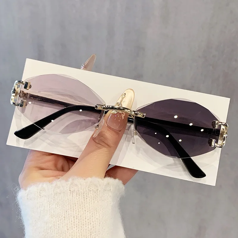 

Women Luxury Rimless Diamond Shaped Sunglasses Unique Design Gold Metal Temple UV400 Protection Fashion Eyewear vintage